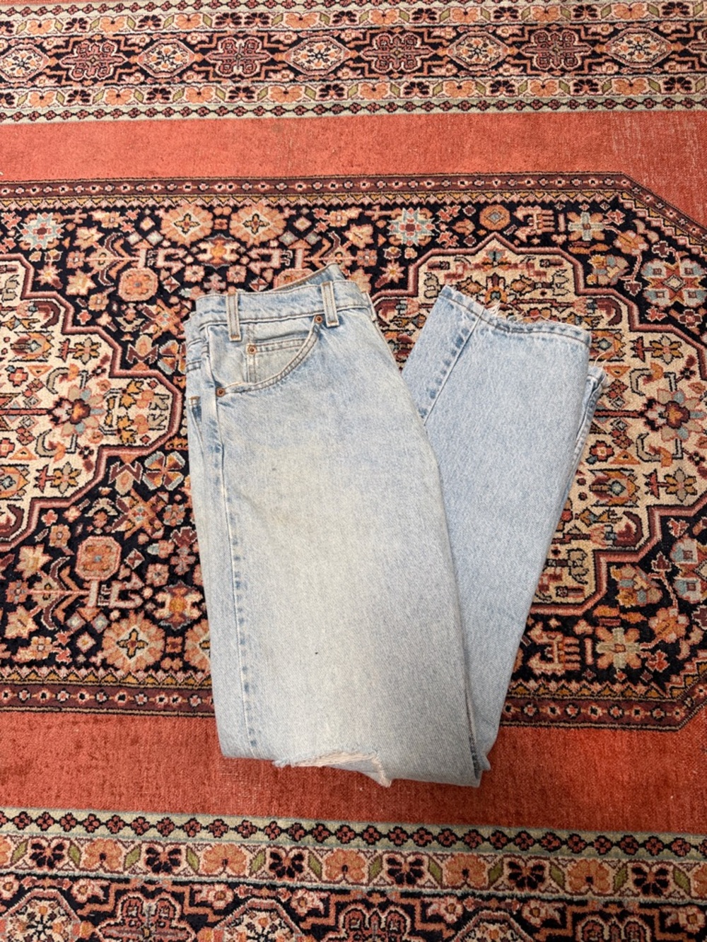 Vintage Levi's 505 Light Blue Distressed Boyfriend Jeans - Picture 4 of 16